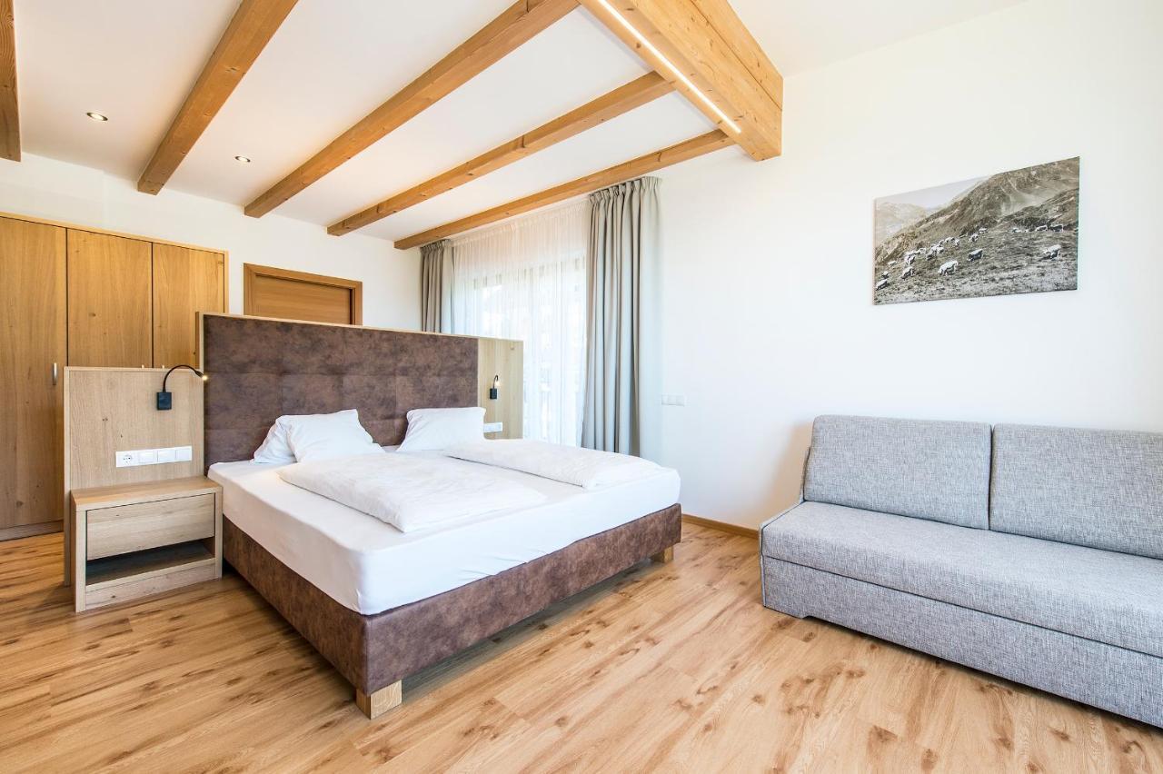 Hotel-Garni Ehrenfels เชนนา ภายนอก รูปภาพ