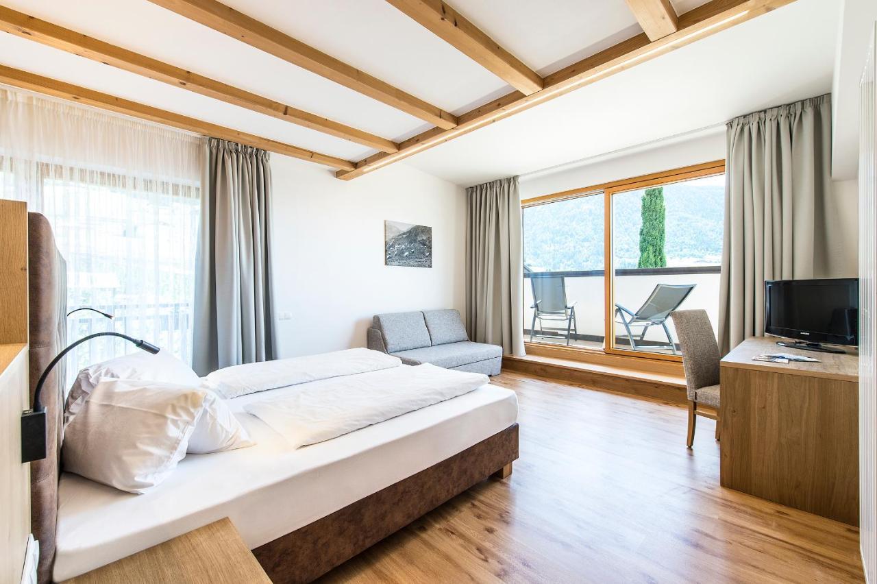 Hotel-Garni Ehrenfels เชนนา ภายนอก รูปภาพ